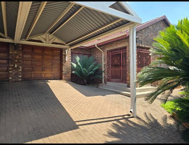 3 BEDROOM HOUSE FOR SALE IN MONTANA PARK